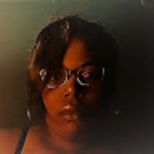 Meet your Posher, Adrienne